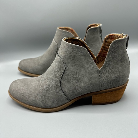 BOC By Born Block Heel Ankle Booties Women’s Size 11 M Light Grey